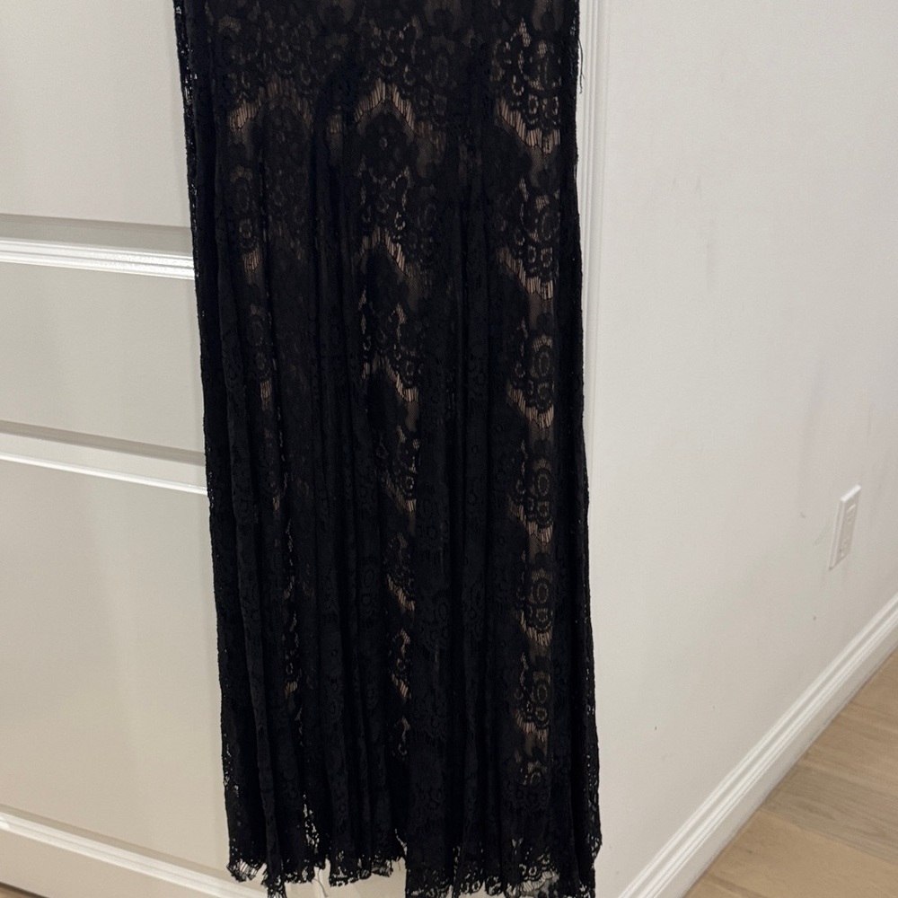 Aqua Elegant Black Lace Maxi Dress - Picture 4 of 8